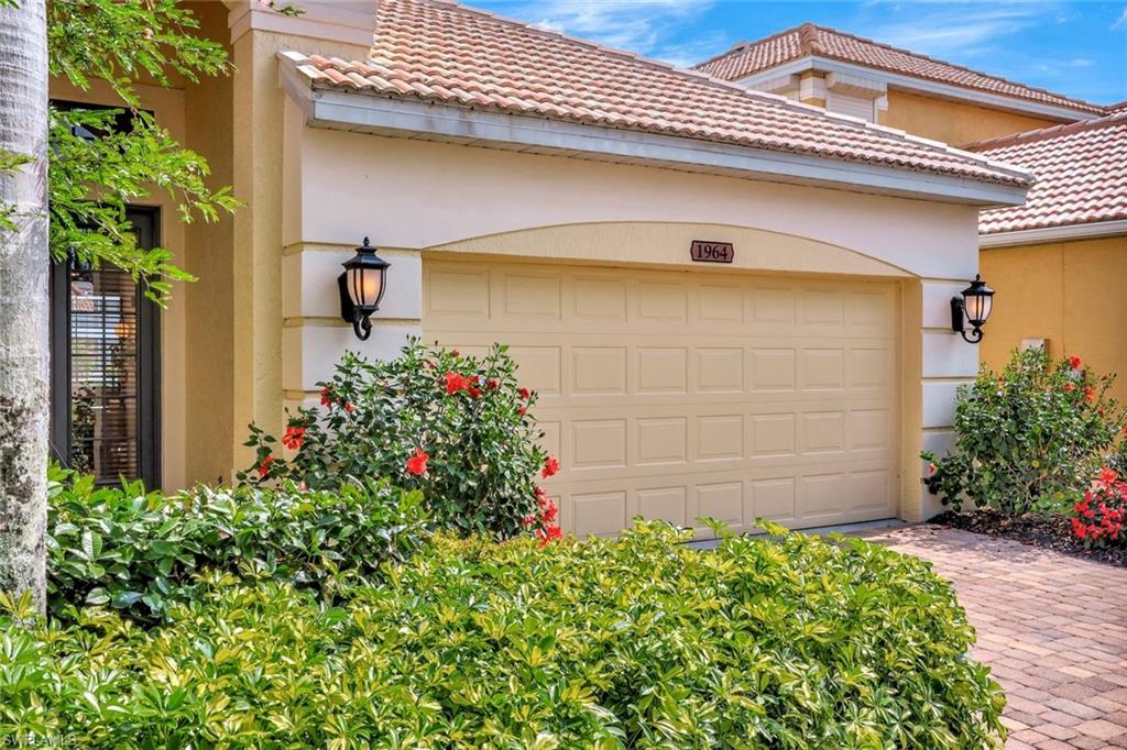 1964 Timarron Way Naples, FL 34109 - Photo 33 of 36