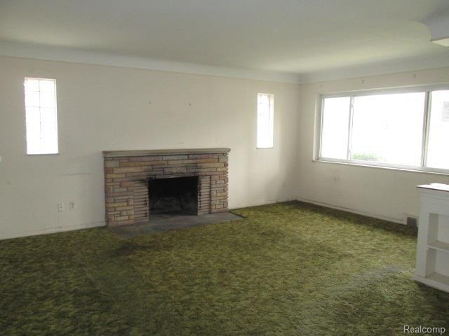 264-037816-living.jpg