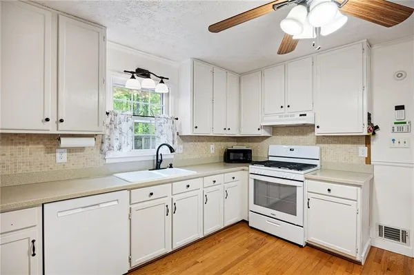 $367,500 | 12 Indian Lake Court, Hiram, GA 30141