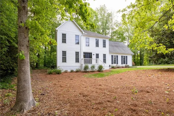 $367,500 | 12 Indian Lake Court, Hiram, GA 30141