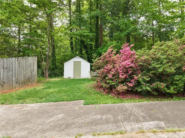 $367,500 | 12 Indian Lake Court, Hiram, GA 30141