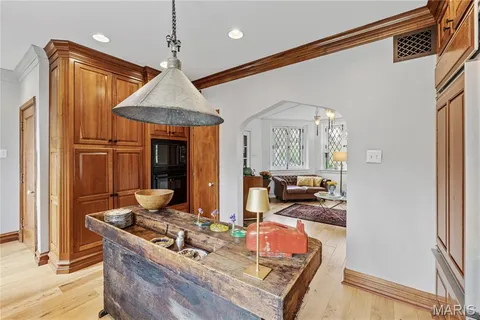 $1,000,000 | 1250 Hampton Park Drive, St. Louis, MO 63117