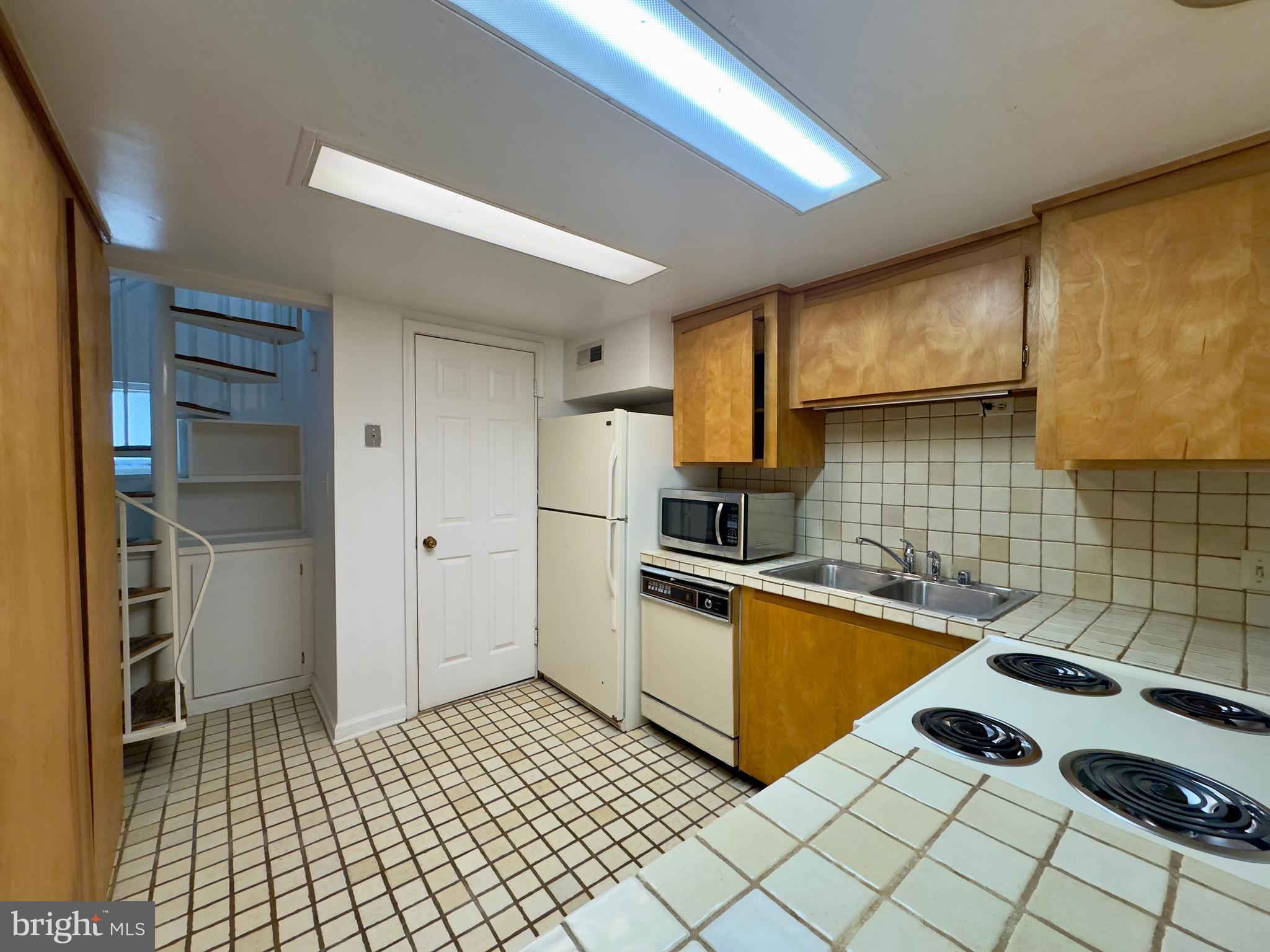 657 Dover Street Baltimore, MD 21230 - Photo 7 of 15