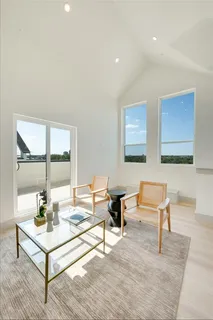 $3,150 | 512 North Lancaster Avenue, Unit 6, Dallas, TX 75203