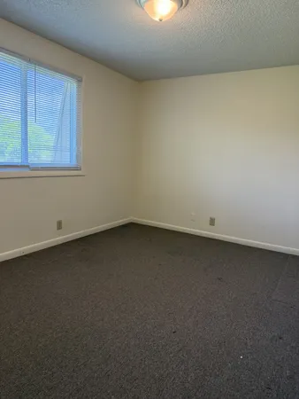 $1,395 | 940 East Main Street, Gallatin, TN 37066