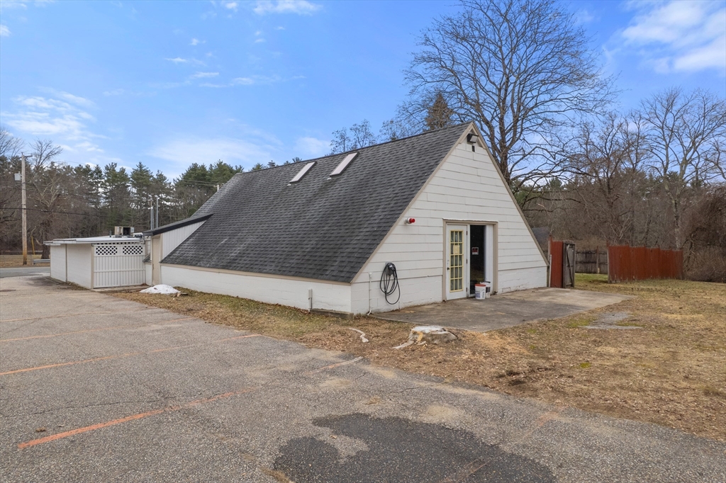 136 Pleasant Street Ware, MA 01082 - Photo 37 of 41