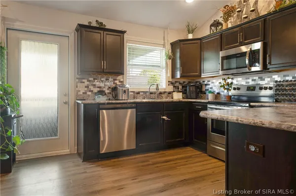 $249,900 | 2006 Liberty Drive, Jeffersonville, IN 47130