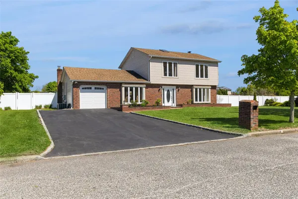 $799,000 | 51 Oleeta Road, Mount Sinai, NY 11766