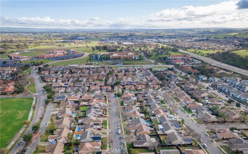 2660 Vineyard Circle Paso Robles, CA 93446 - Photo 37 of 39 an aerial view of multiple house