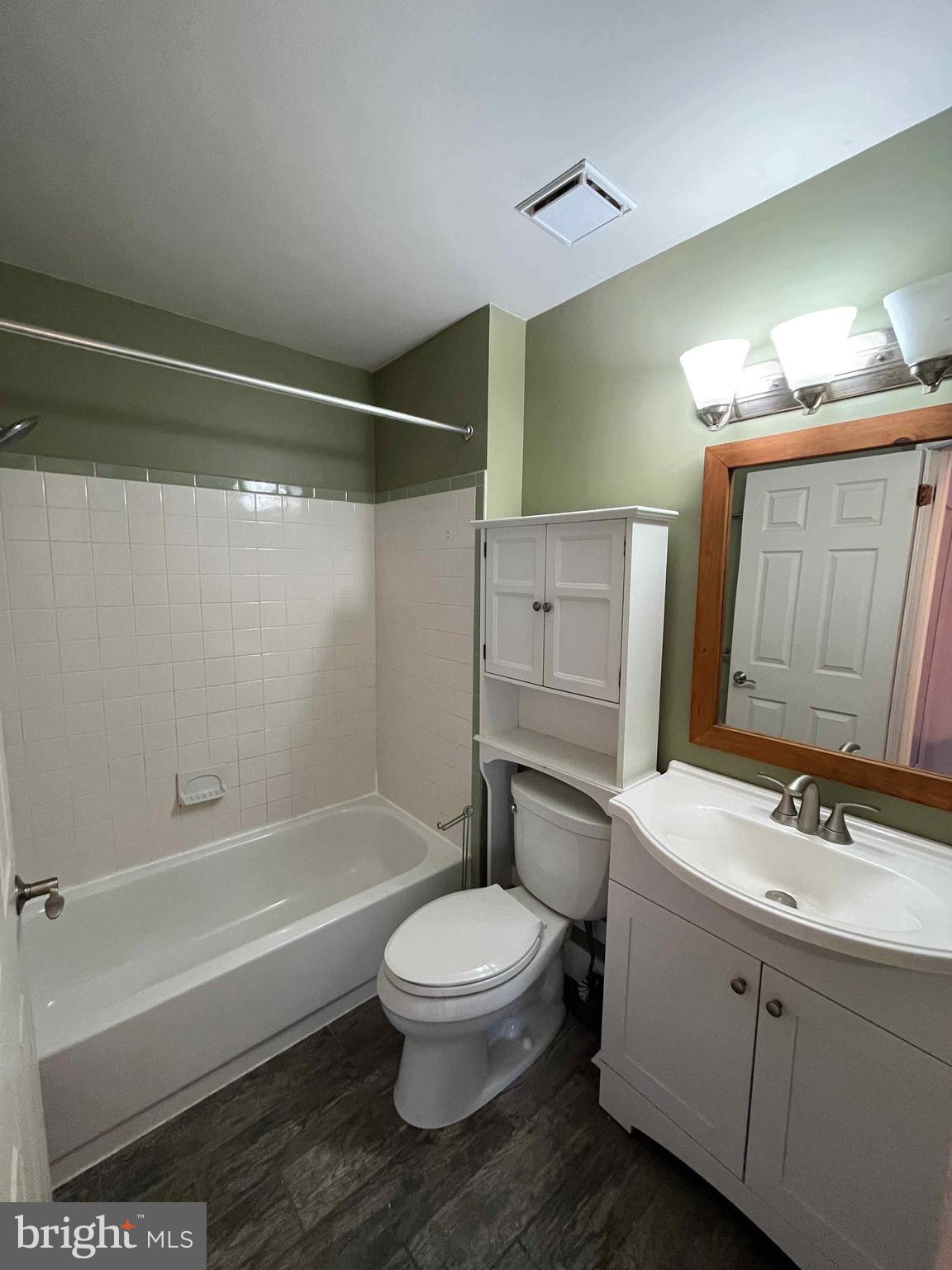 500 Crystal, Unit 19A Norristown, PA 19403 - Photo 4 of 11 a bathroom with a toilet sink and shower