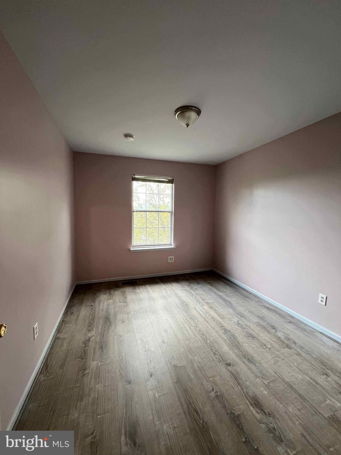 500 Crystal, Unit 19A Norristown, PA 19403 - Photo 6 of 11 an empty room with a window