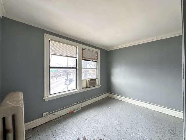 $1,100 | 3121 North Hamlin Avenue, Unit 2H, Chicago, IL 60618