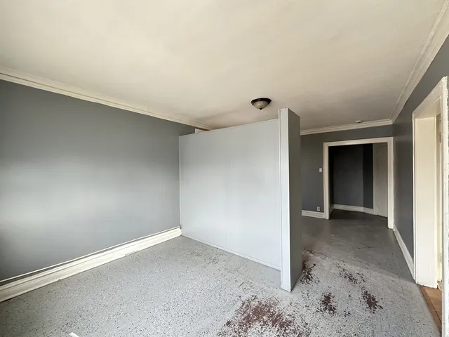 $1,100 | 3121 North Hamlin Avenue, Unit 2H, Chicago, IL 60618