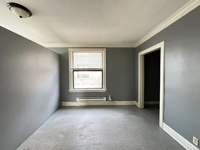 $1,100 | 3121 North Hamlin Avenue, Unit 2H, Chicago, IL 60618