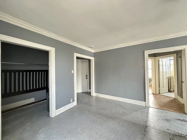 $1,100 | 3121 North Hamlin Avenue, Unit 2H, Chicago, IL 60618