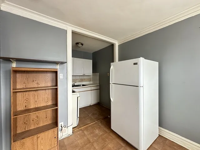 $1,100 | 3121 North Hamlin Avenue, Unit 2H, Chicago, IL 60618