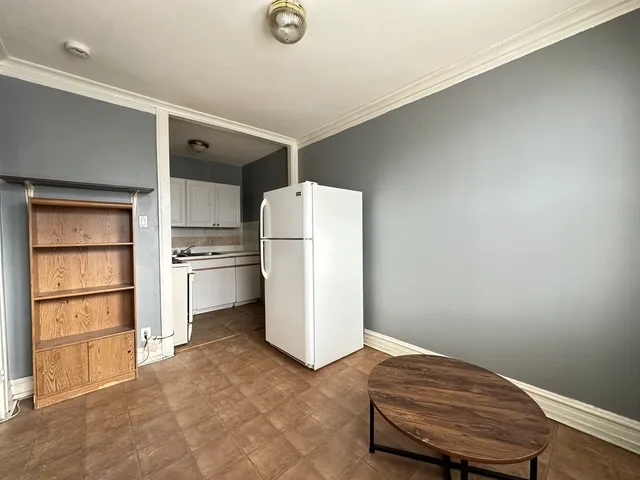 $1,100 | 3121 North Hamlin Avenue, Unit 2H, Chicago, IL 60618