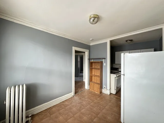 $1,100 | 3121 North Hamlin Avenue, Unit 2H, Chicago, IL 60618