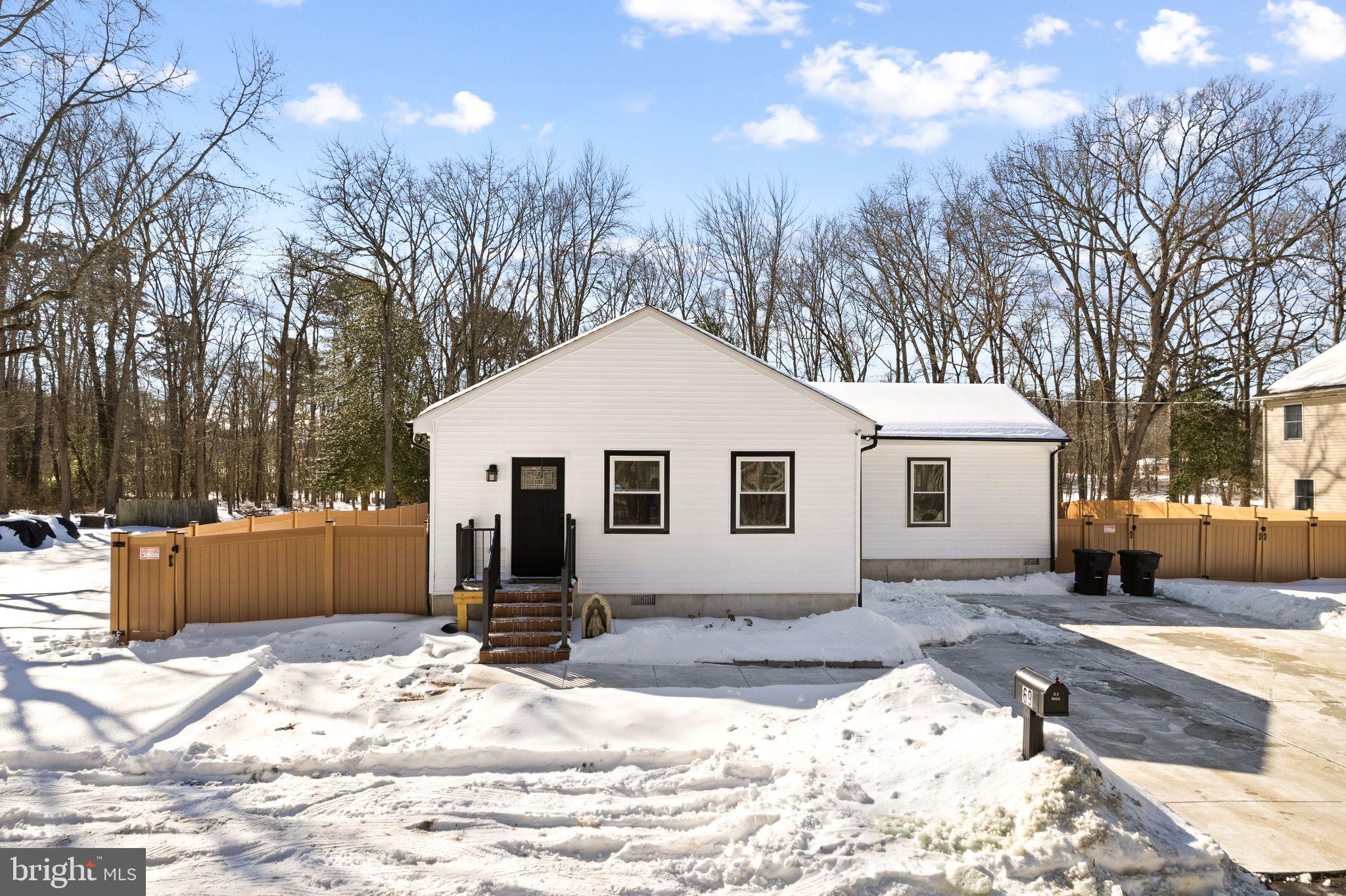 69 Holly Road Gibbsboro, NJ 08026 - Photo 2 of 32