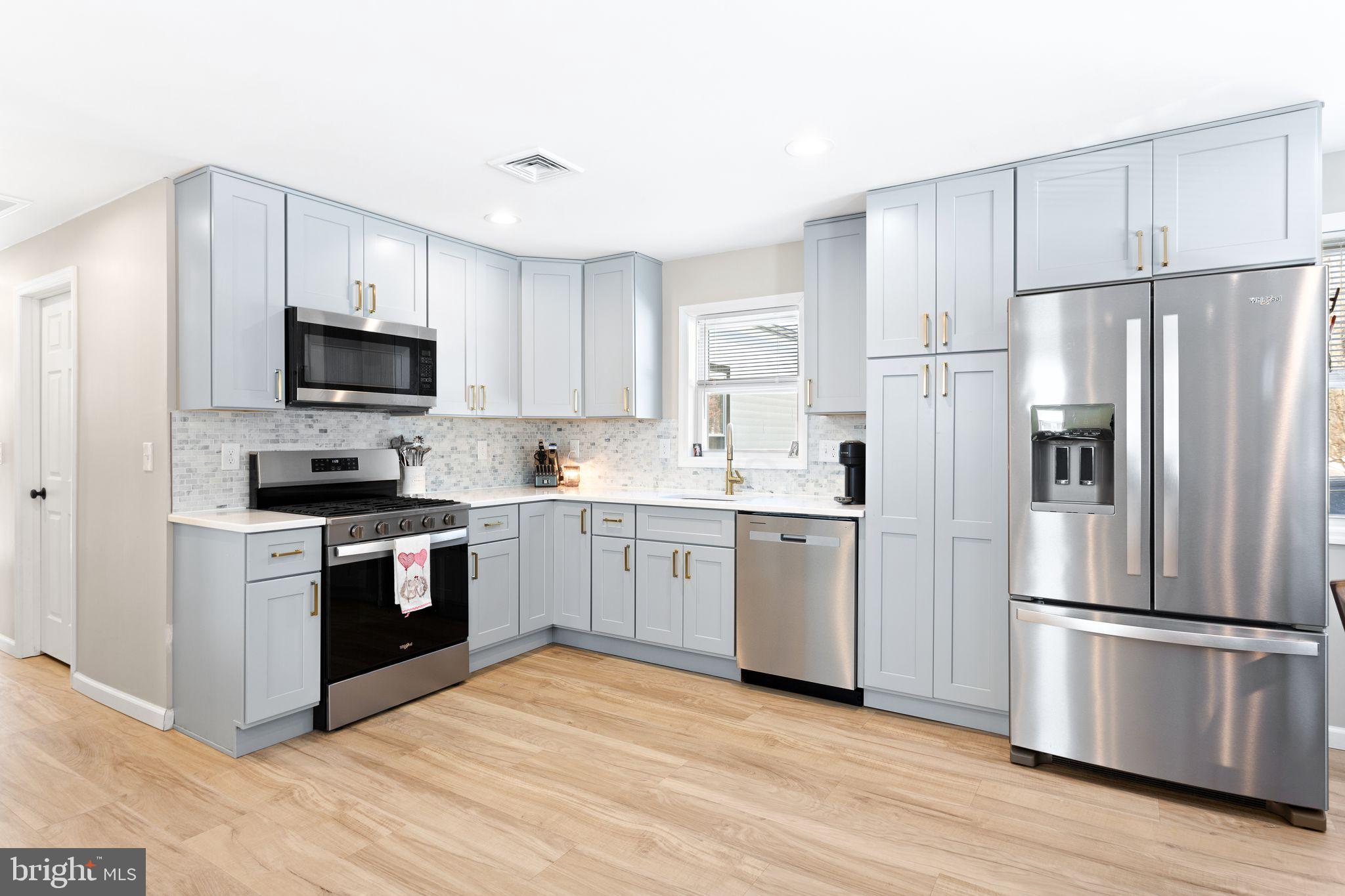 69 Holly Road Gibbsboro, NJ 08026 - Photo 9 of 32