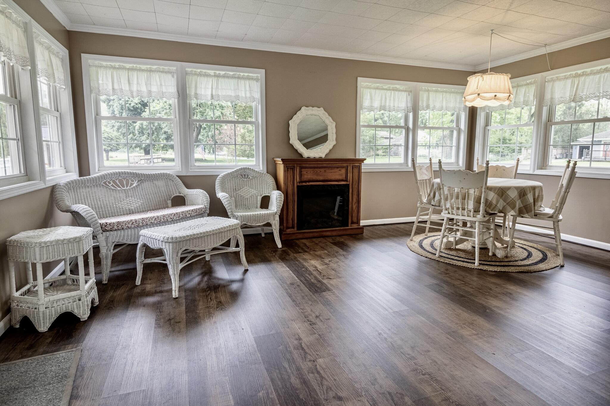 3129 Happy Valley Road Jackson, MI 49203 - Photo 16 of 50 3SeasonRoom4