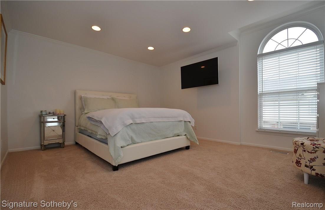 3575 Oakmonte Boulevard Rochester, MI 48306 - Photo 13 of 32 14 owners bedroom 1.JPG