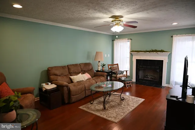 $2,700 | 158 Redtail Court, Basye, VA 22810