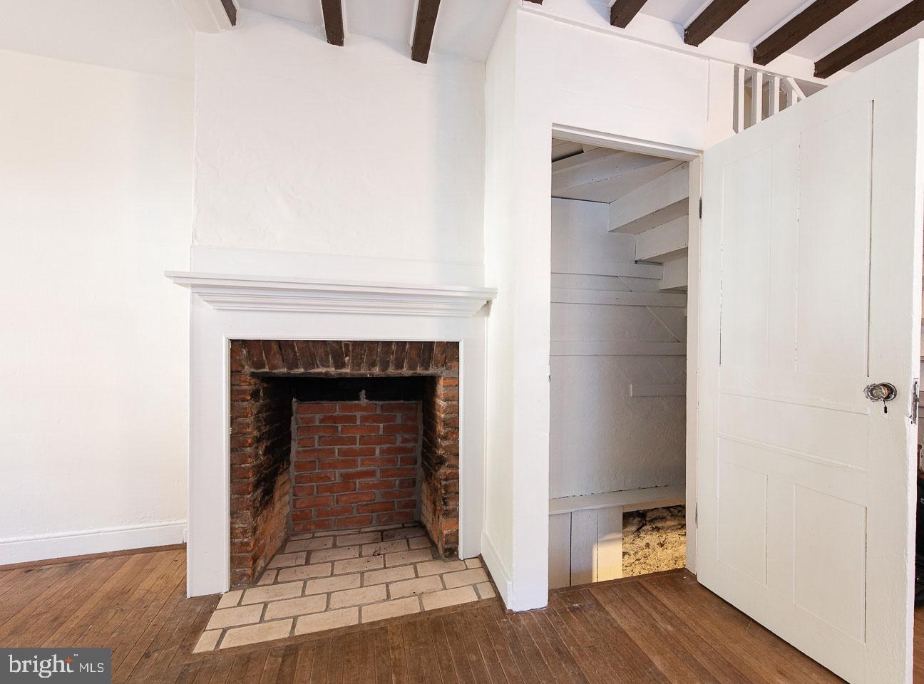 71 West Rose Valley Road Wallingford, PA 19086 - Photo 4 of 36 Fireplace in Living room