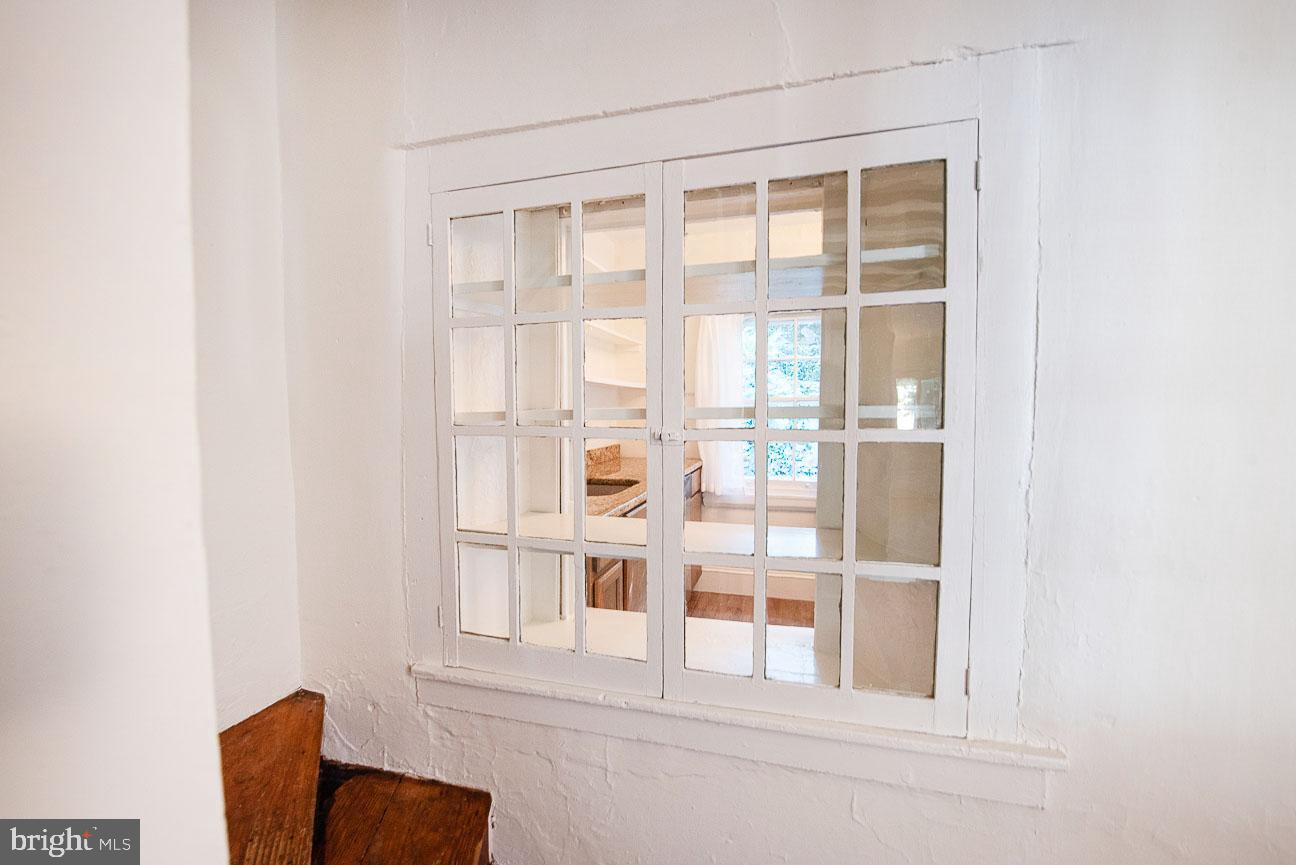 71 West Rose Valley Road Wallingford, PA 19086 - Photo 8 of 36 Window detail to Kitchen
