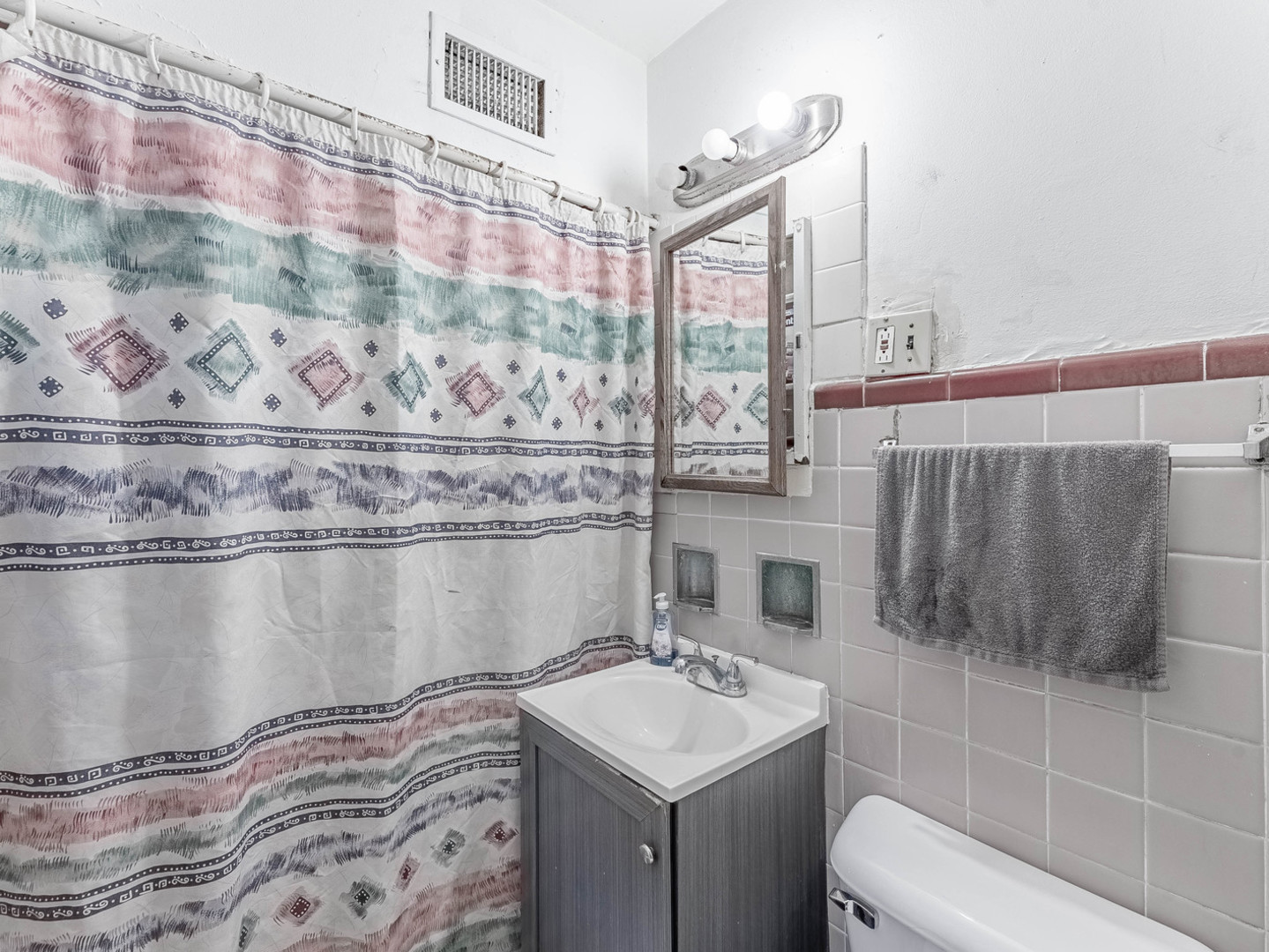 3847 Euclid Avenue Berwyn, IL 60402 - Photo 14 of 32 a bathroom with a sink toilet and shower