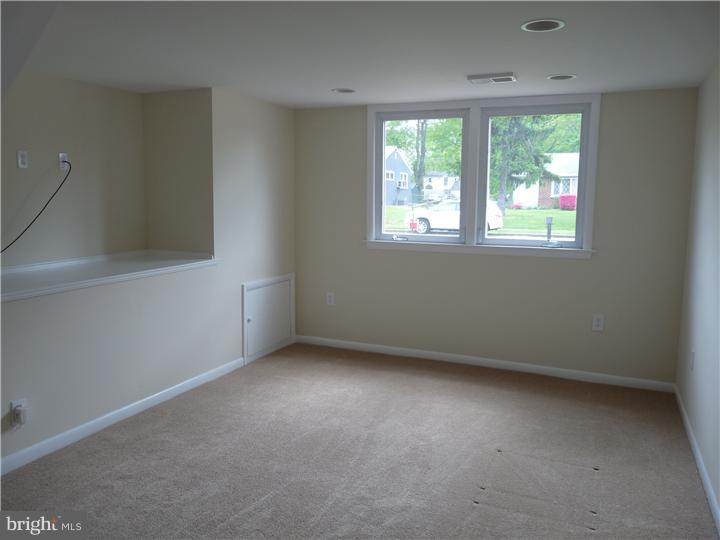 24 Story Road Aston, PA 19014 - Photo 7 of 17 Family Room