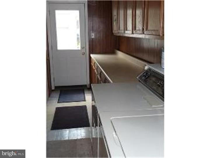 24 Story Road Aston, PA 19014 - Photo 8 of 17 Laundry Room