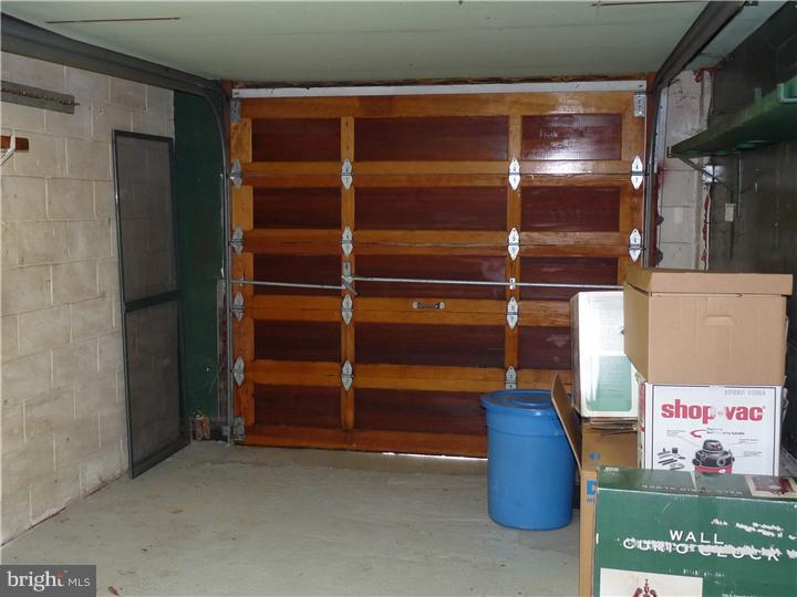 24 Story Road Aston, PA 19014 - Photo 9 of 17 Garage