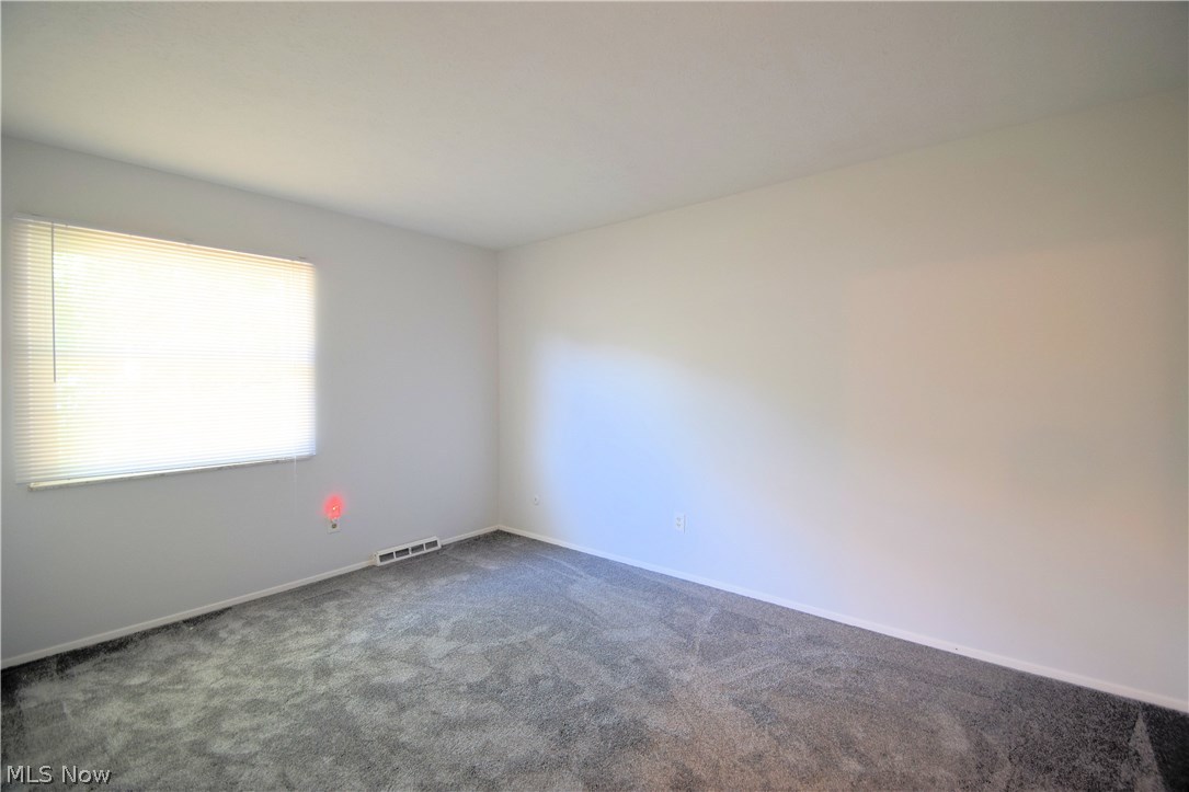 8564 Newcomb Drive Parma, OH 44129 - Photo 15 of 31