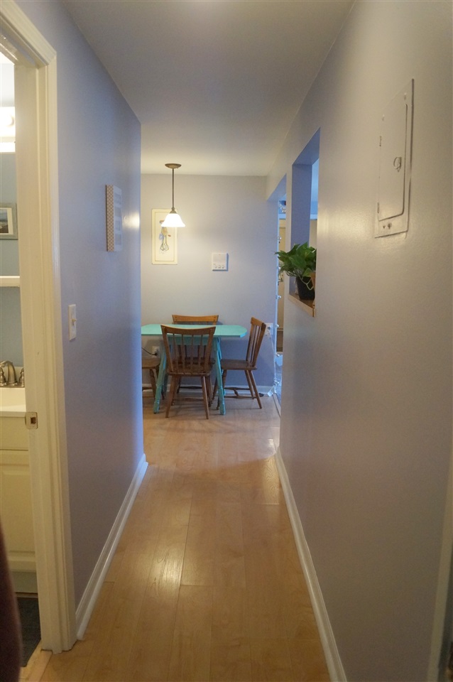 80 R English Village Road, Unit 102 Manchester, NH 03102 - Photo 7 of 11 Gallery Image 7