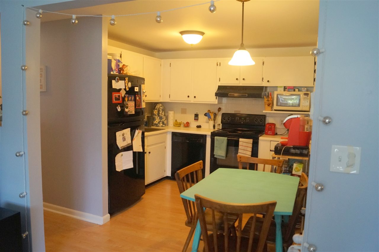 80 R English Village Road, Unit 102 Manchester, NH 03102 - Photo 8 of 11 Gallery Image 8