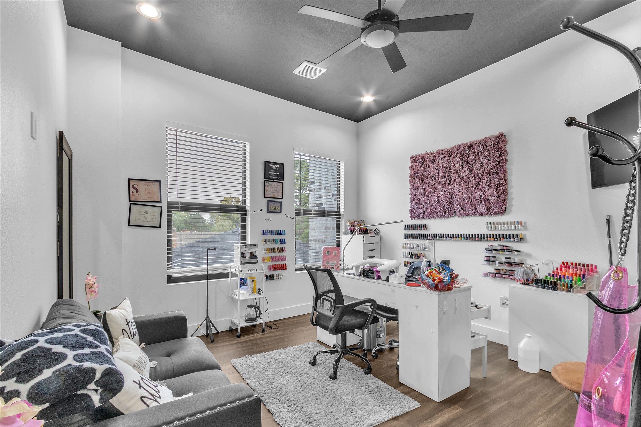 15406 Torry Pines Road Houston, TX 77062 - Photo 34 of 50 a living room with furniture and a flat screen tv