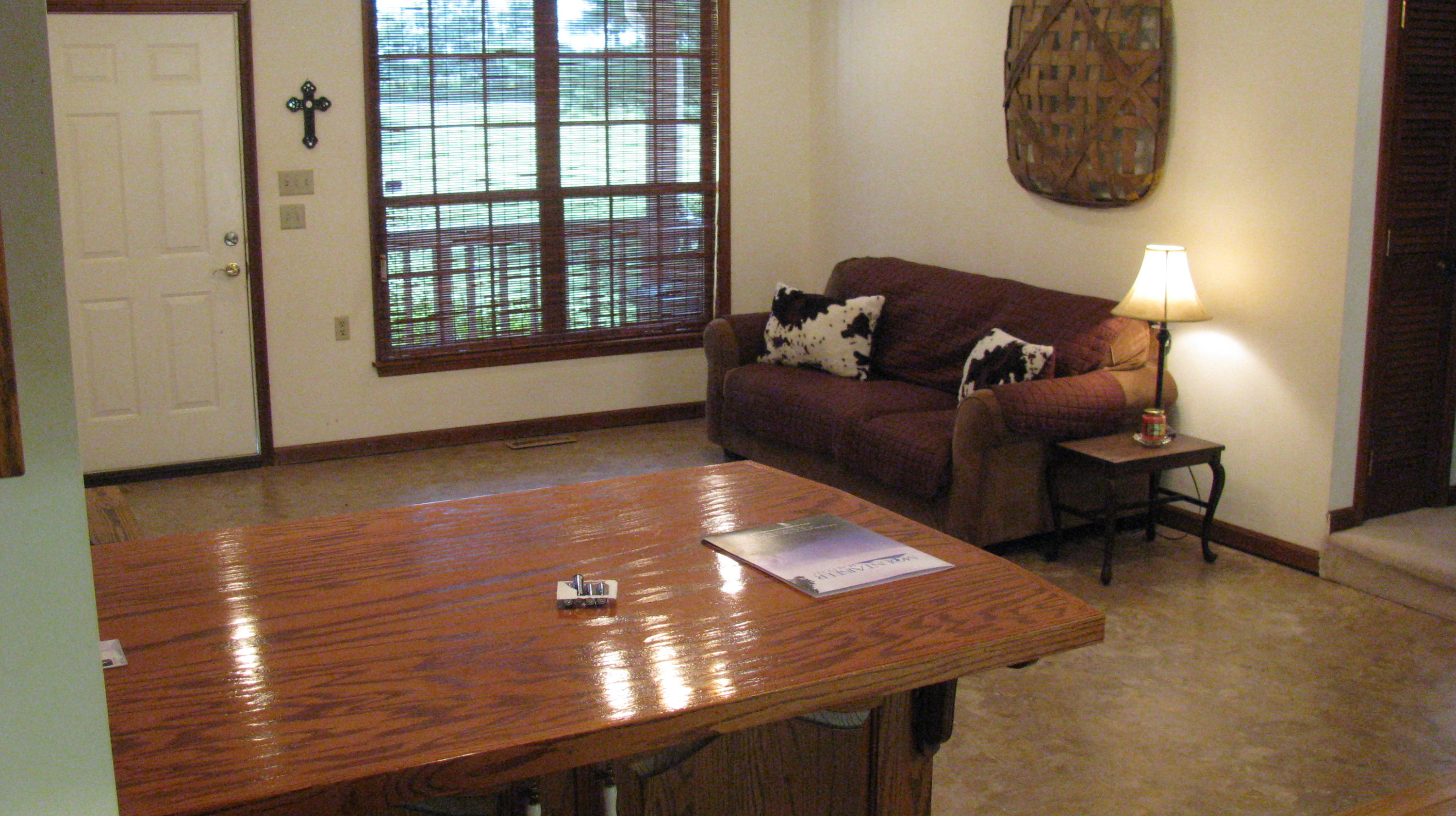 201 George Smith Road Crossville, TN 38571 - Photo 12 of 34 Livving Room Front Door