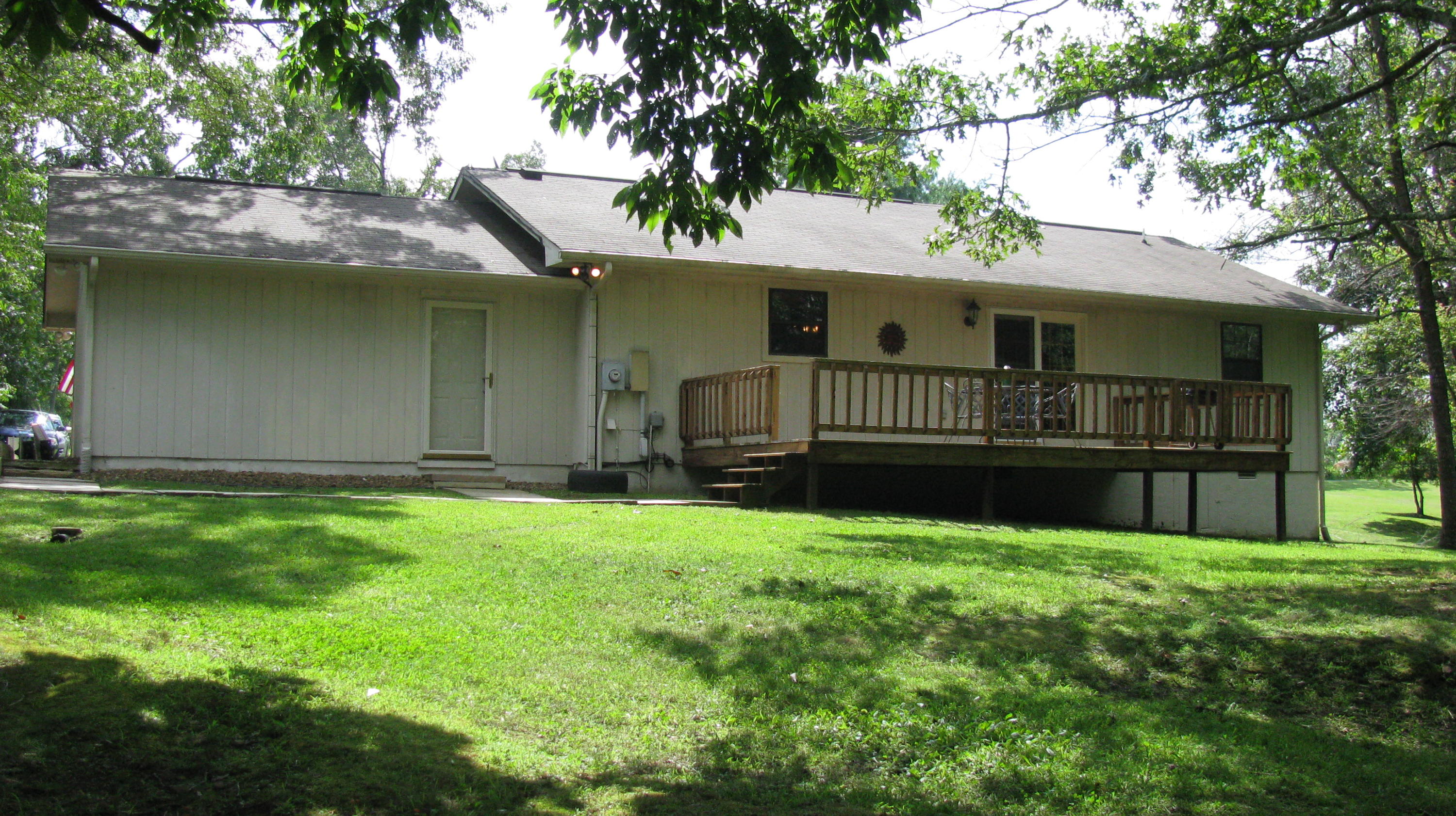 201 George Smith Road Crossville, TN 38571 - Photo 19 of 34 Rear of home and garage