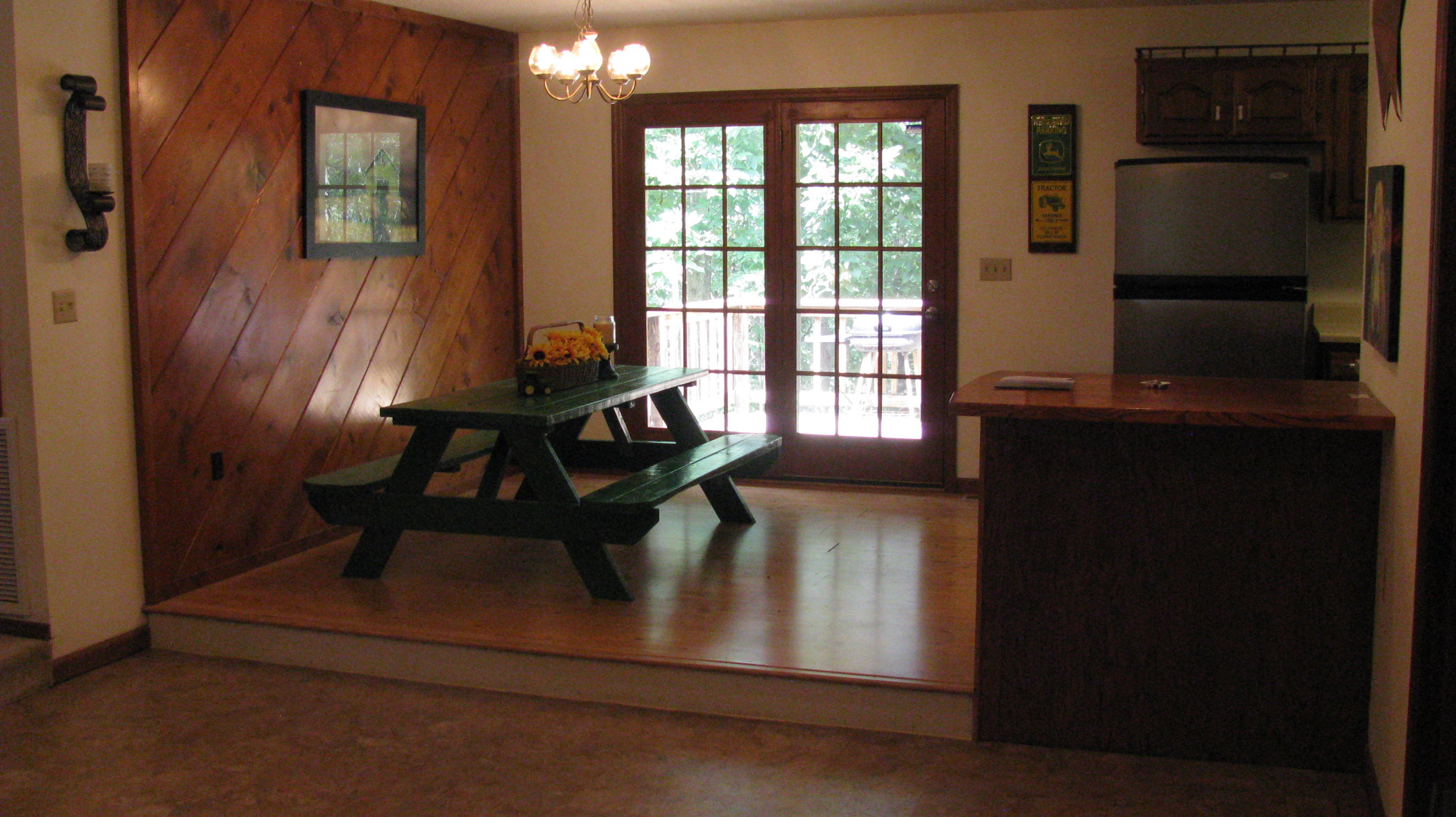 201 George Smith Road Crossville, TN 38571 - Photo 5 of 34 Dinning area Exit to Deck