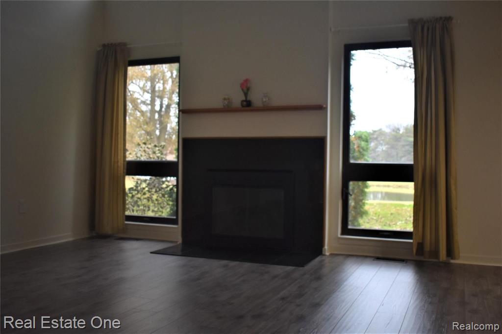 654 Glasgow Court Rochester Hills, MI 48307 - Photo 6 of 30