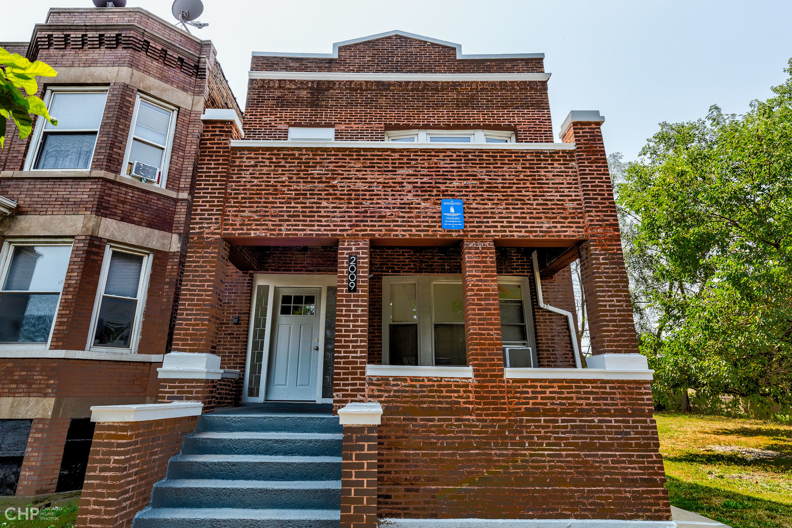 2009 West Garfield Boulevard Chicago, IL 60636 - Photo 2 of 36