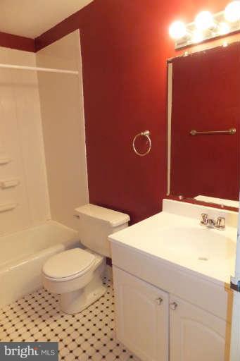 17803 Buehler Road, Unit 1J Olney, MD 20832 - Photo 11 of 30 Bath