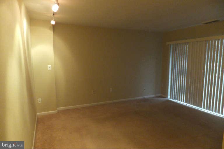 17803 Buehler Road, Unit 1J Olney, MD 20832 - Photo 13 of 30 Living Room