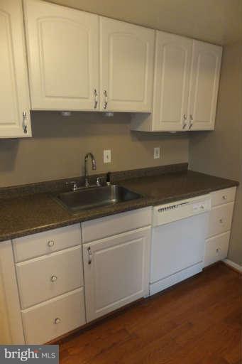 17803 Buehler Road, Unit 1J Olney, MD 20832 - Photo 5 of 30 Kitchen