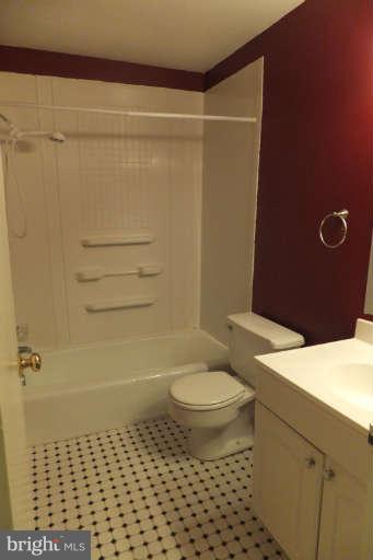 17803 Buehler Road, Unit 1J Olney, MD 20832 - Photo 10 of 30 Bath