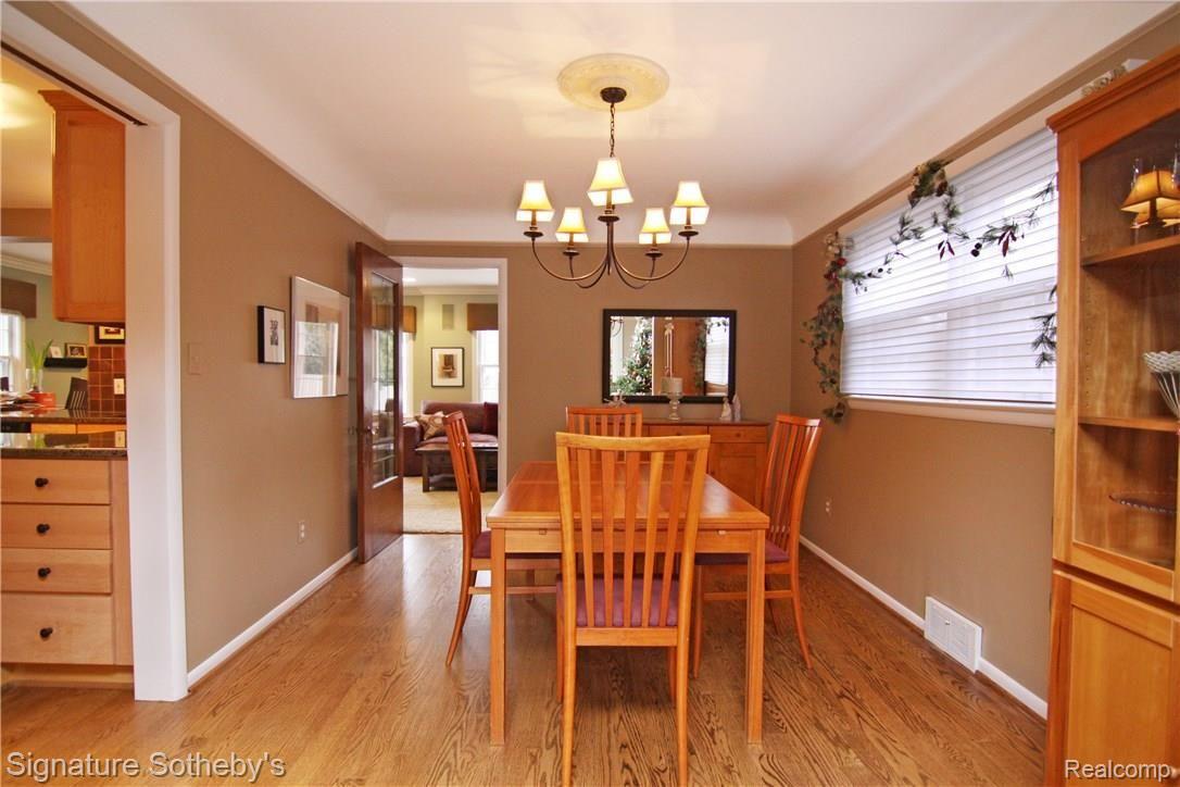3860 Cumberland Road Berkley, MI 48072 - Photo 10 of 47 10 IMG_9062-r.jpg