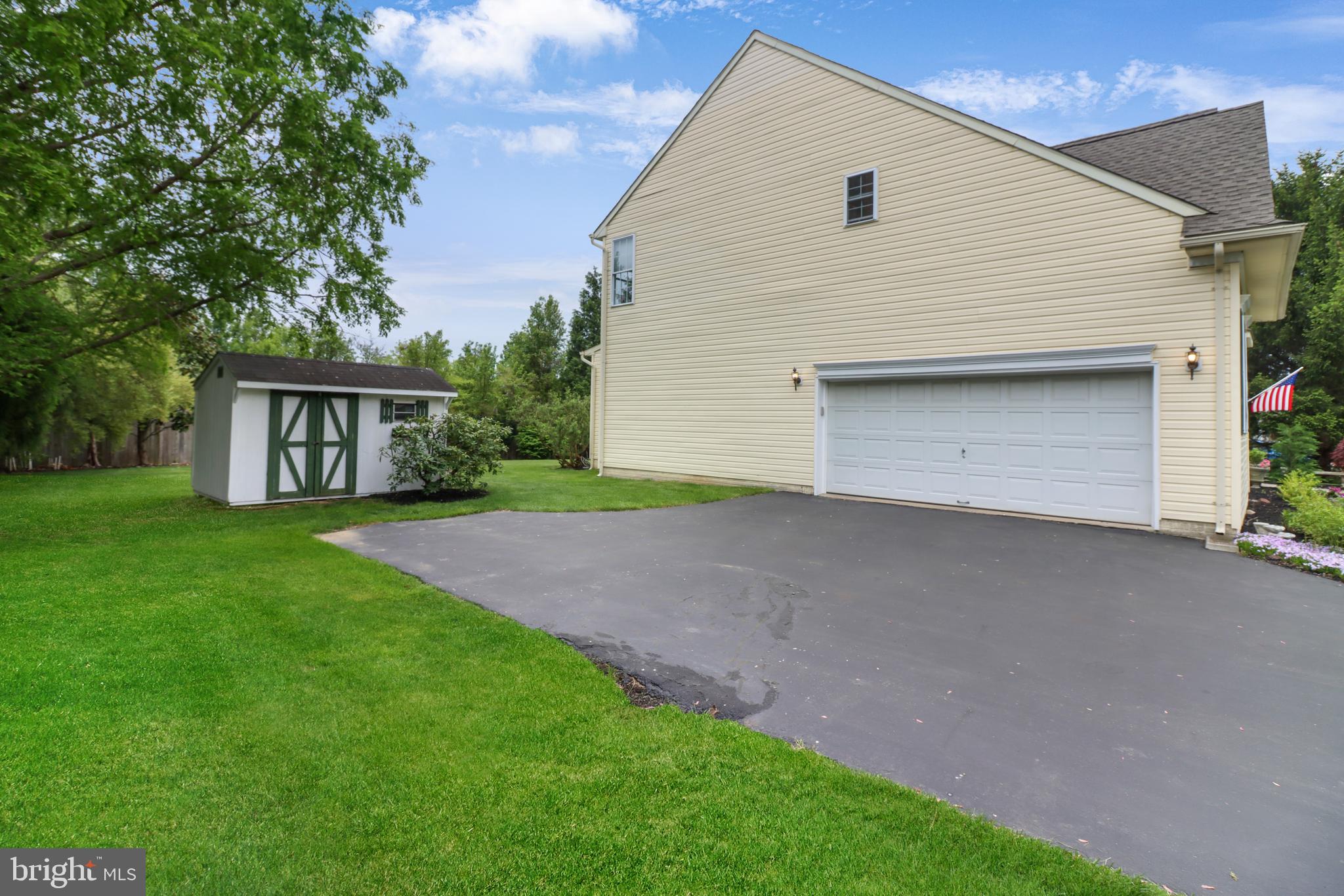 32 Compton Drive East Windsor, NJ 08520 - Photo 33 of 97