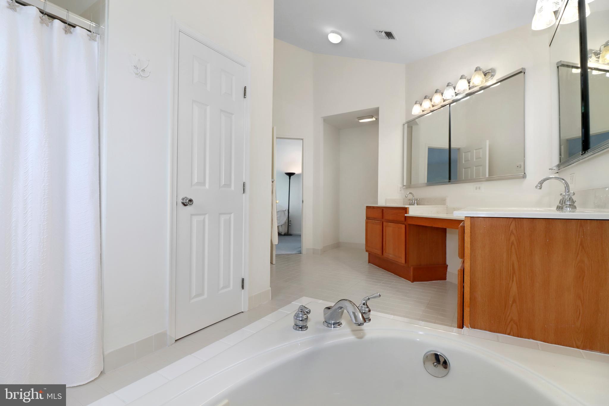 32 Compton Drive East Windsor, NJ 08520 - Photo 68 of 97 Primary Bath