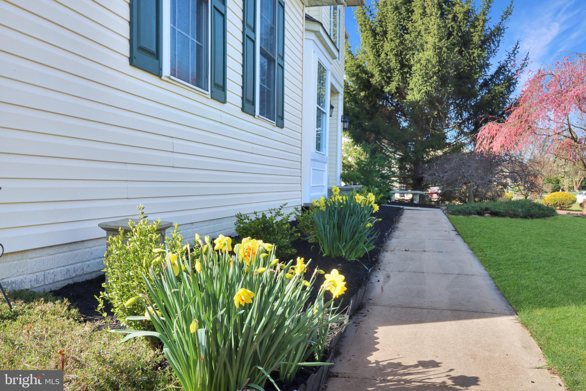 32 Compton Drive East Windsor, NJ 08520 - Photo 9 of 97